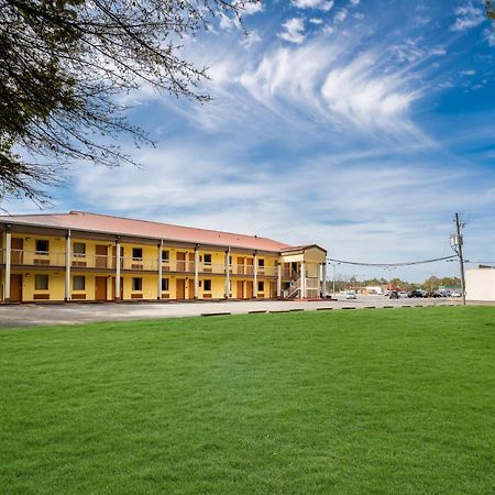 Americas Best Value Inn-Montezuma Екстериор снимка