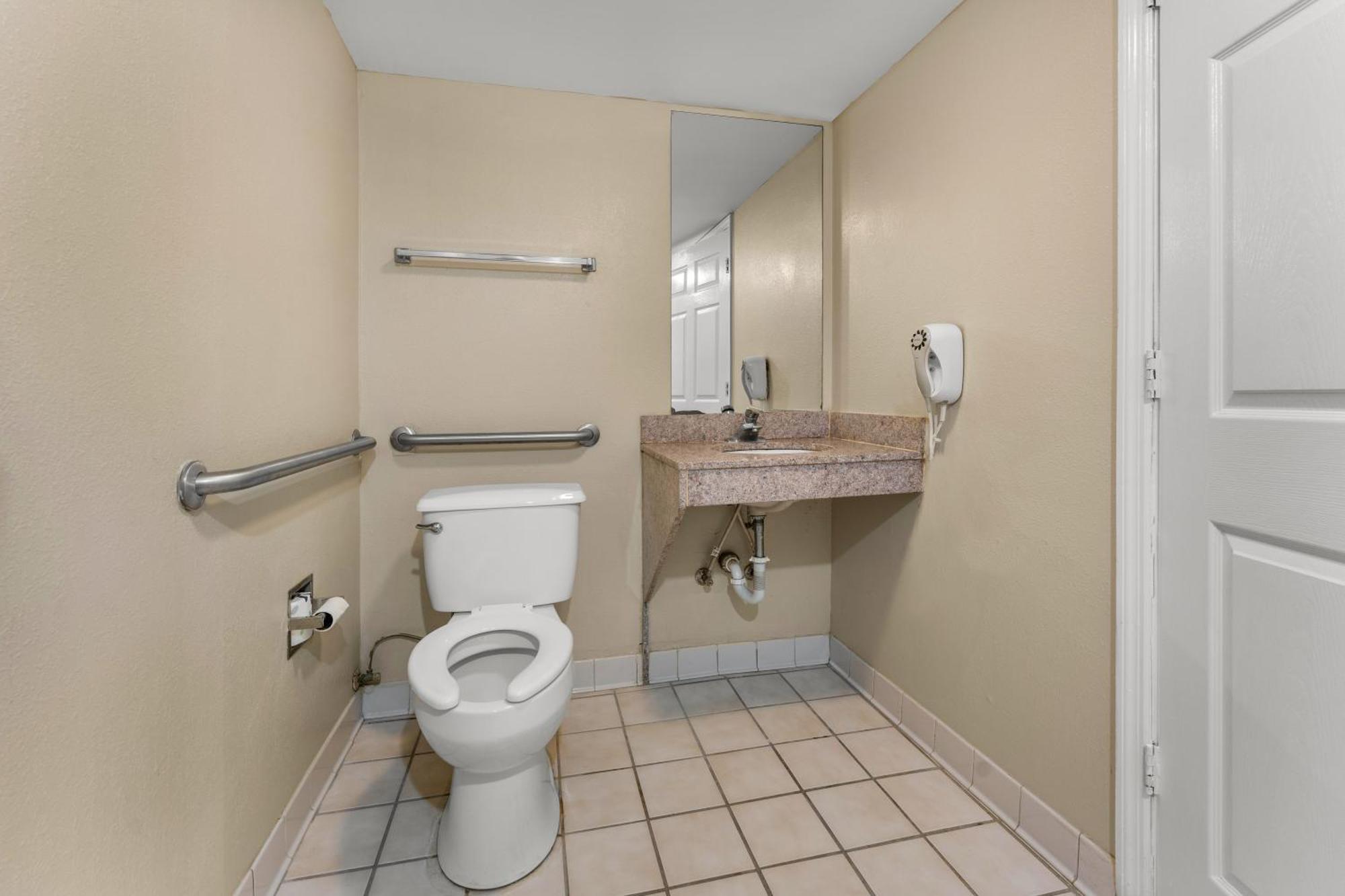 Americas Best Value Inn-Montezuma Екстериор снимка
