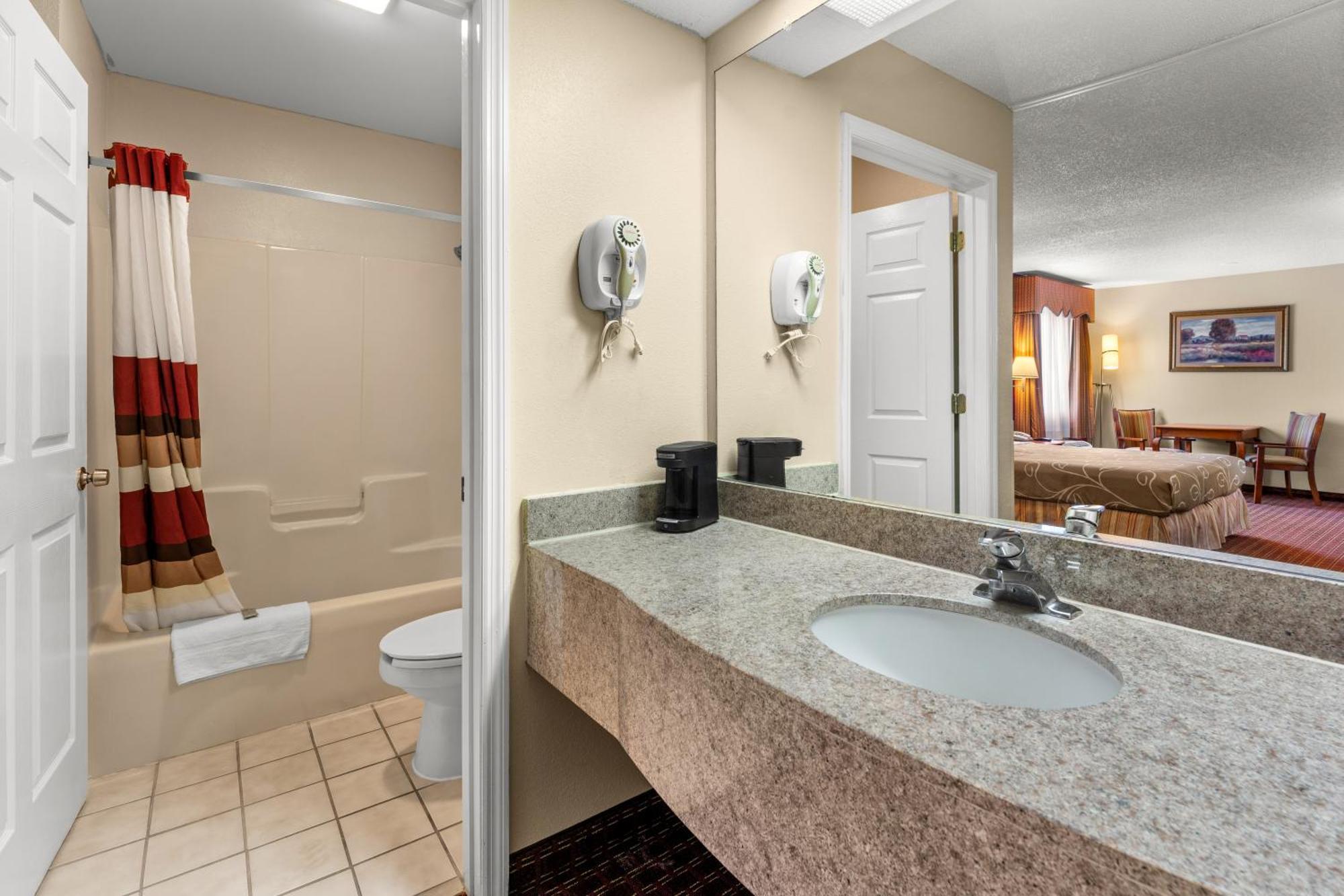 Americas Best Value Inn-Montezuma Екстериор снимка