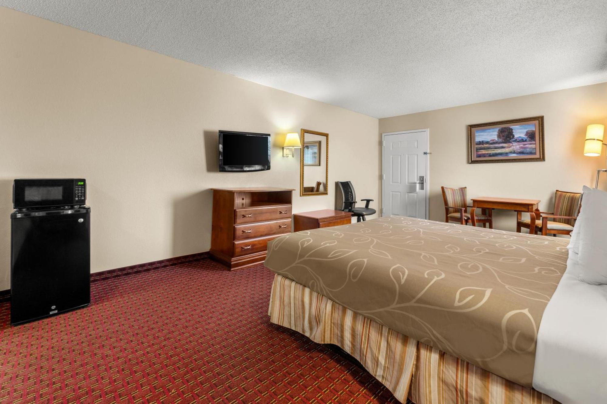 Americas Best Value Inn-Montezuma Екстериор снимка